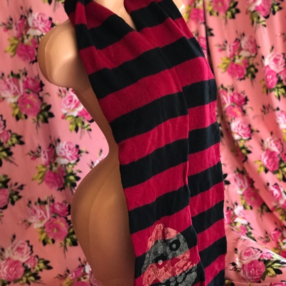 Betsey Johnson black burgundy striped wool scarf