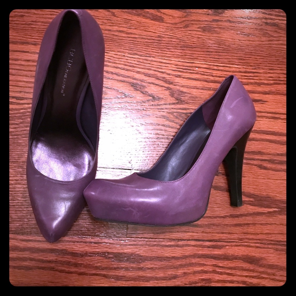 BCBG size 8 1/2 purple