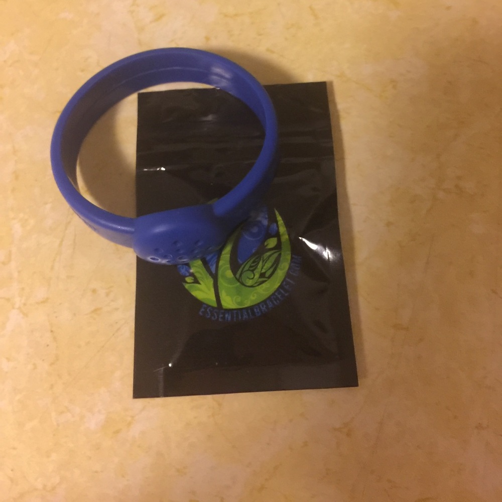 Essential oil bracelet