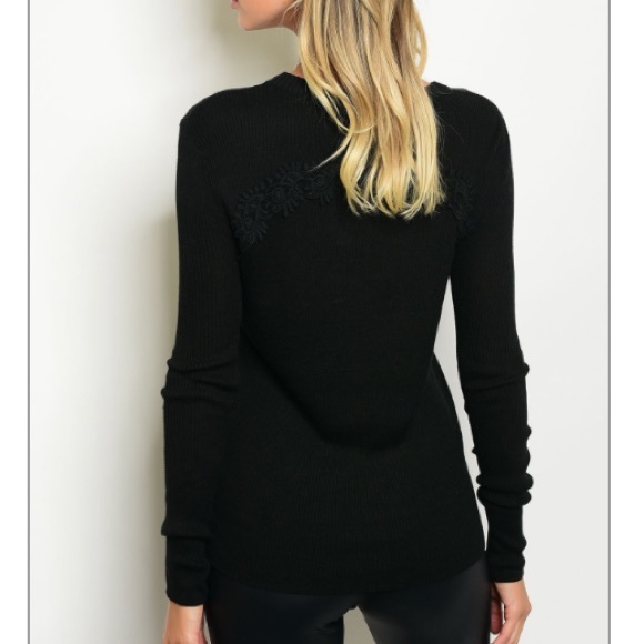 LAST ONE Black Long sleeve fitted crew neck top, M - Picture 2 of 2