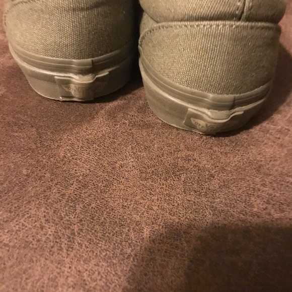 Vans - Picture 3 of 5