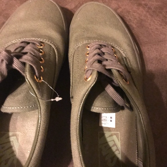 Vans - Picture 4 of 5