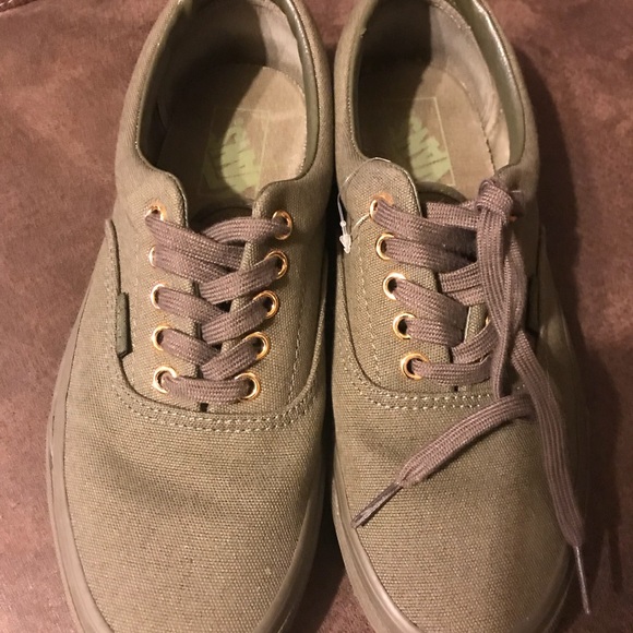 Vans - Picture 5 of 5