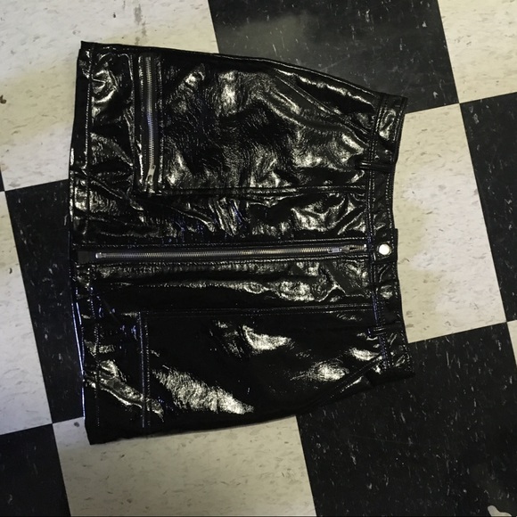 Silence + Noise Patent Faux Leather Zip Skirt - Picture 1 of 5