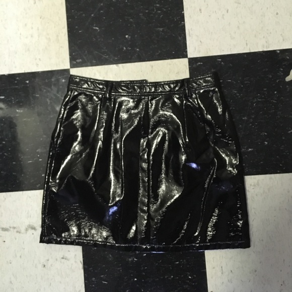 Silence + Noise Patent Faux Leather Zip Skirt - Picture 2 of 5