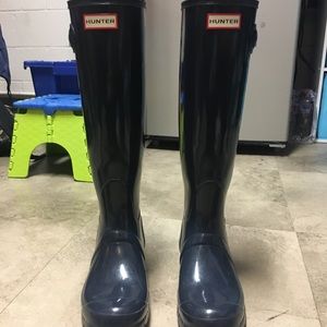 Size 8 Glossy Navy Hunter Boots