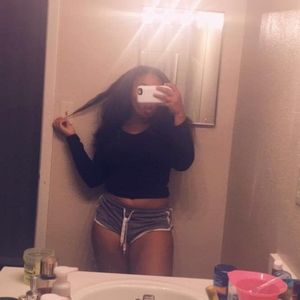 Meet your Posher, Aja