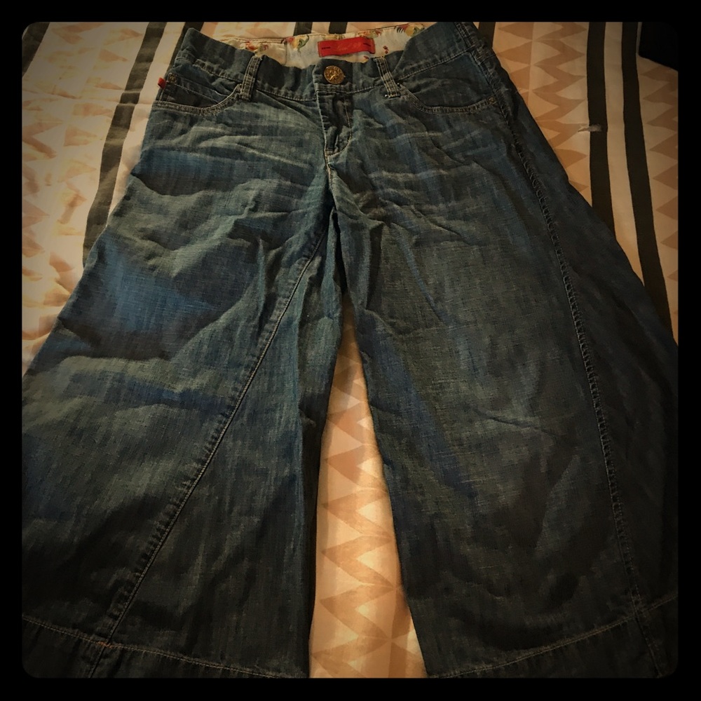 Level 99 capris!