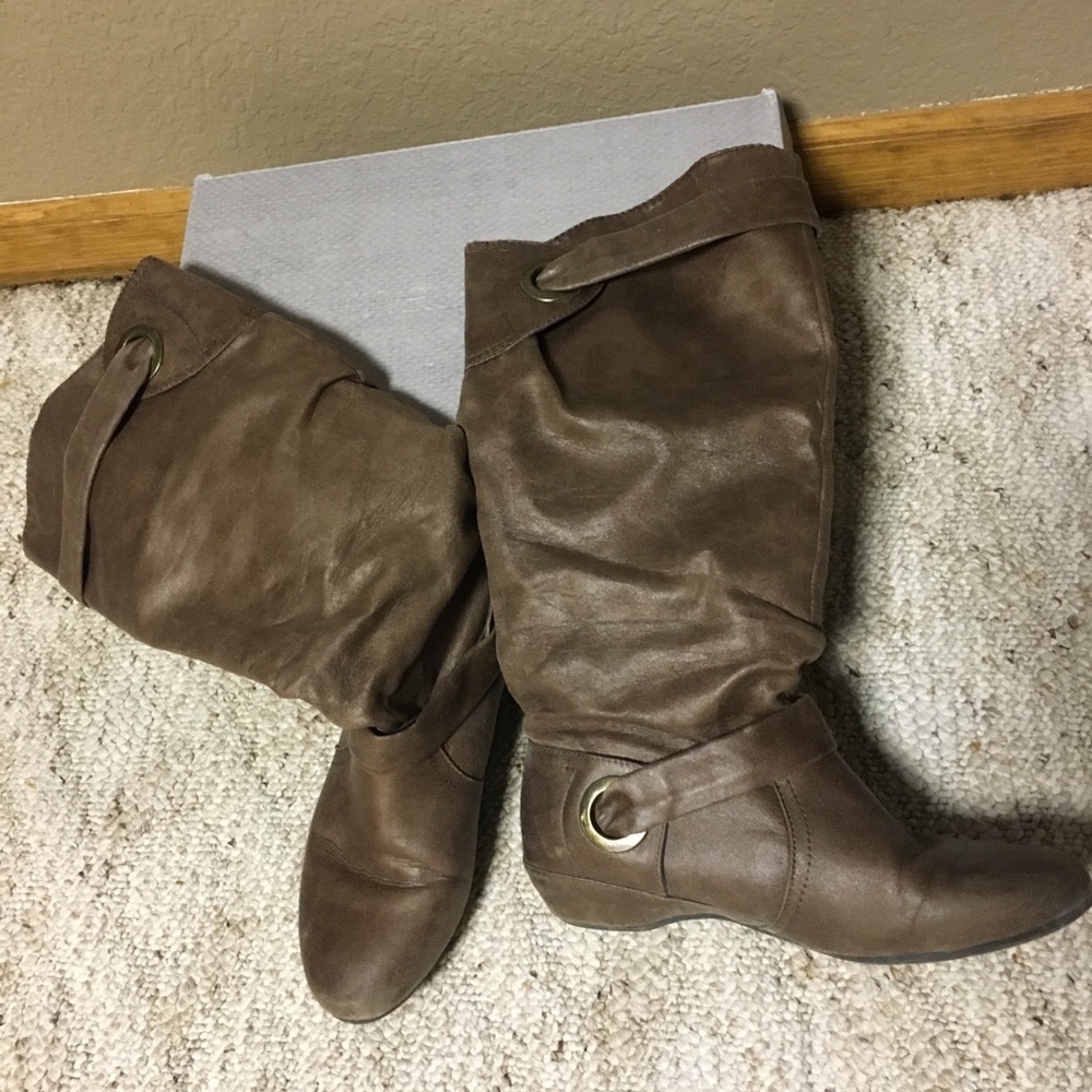 Can be worn with almost everything! Super comfy