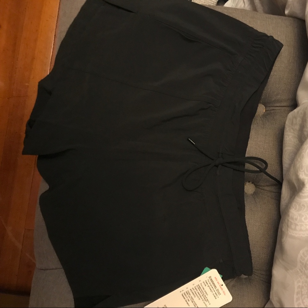 Lulu Lemon Break away shorts