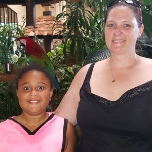 Meet your Posher, Desmona