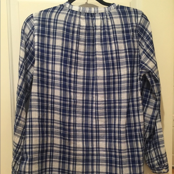 Button up blouse - Picture 3 of 3