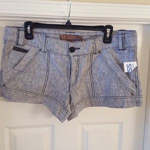 Woman's shorts