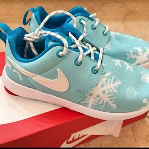 Custom Snowflake Nike Roshe One