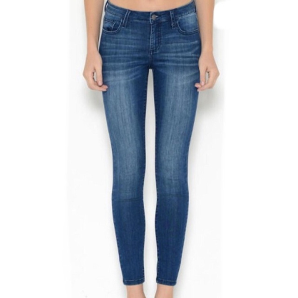 Cute Skinny Jeans! 👖