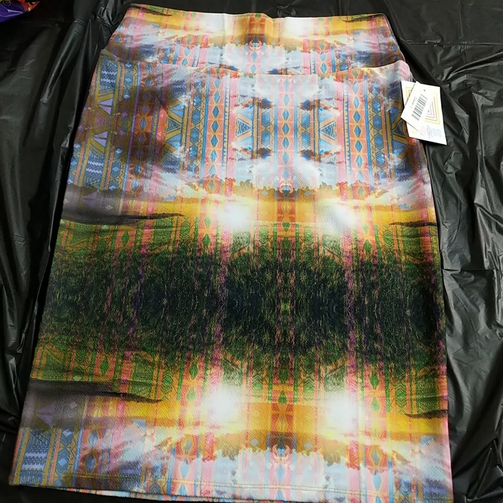 NWT LulaRoe Cassie skirt