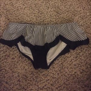 Skirted scoop bikini bottom