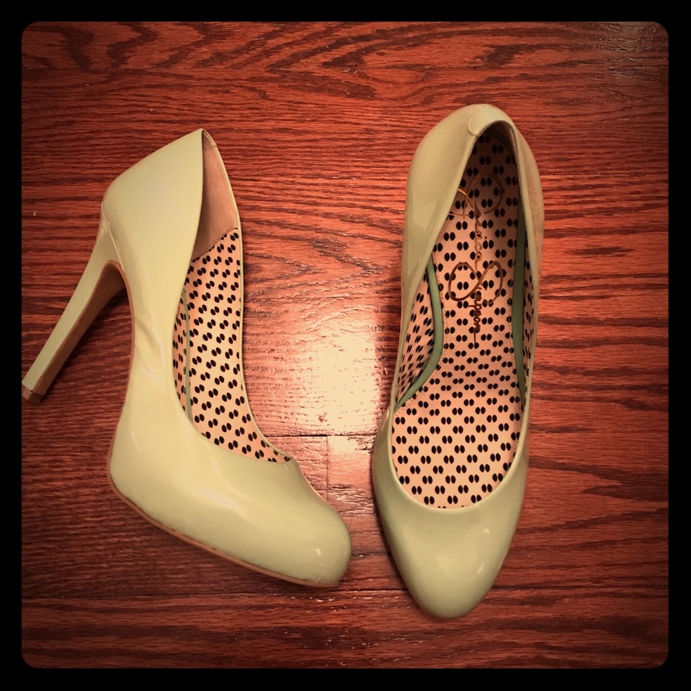 Jessica Simpson size 9.5