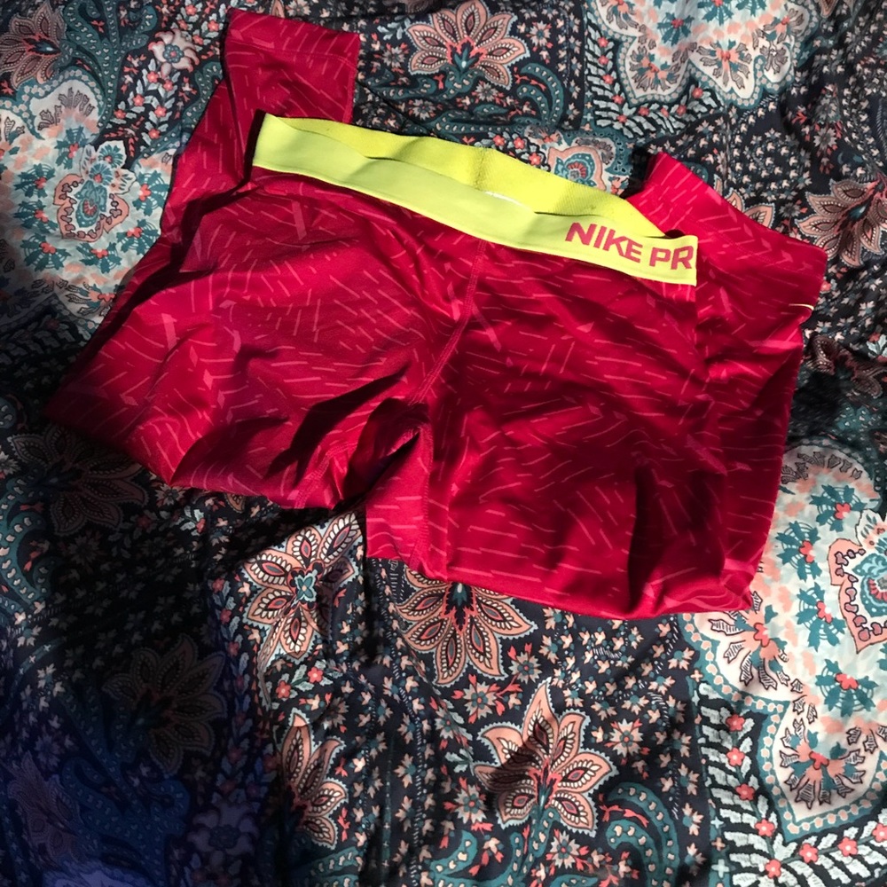 Nike pro capris