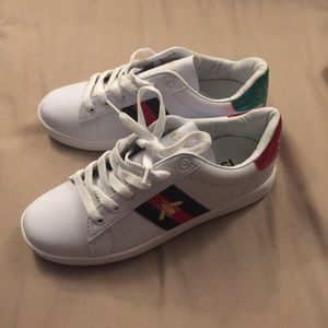 Sneakers NWOT