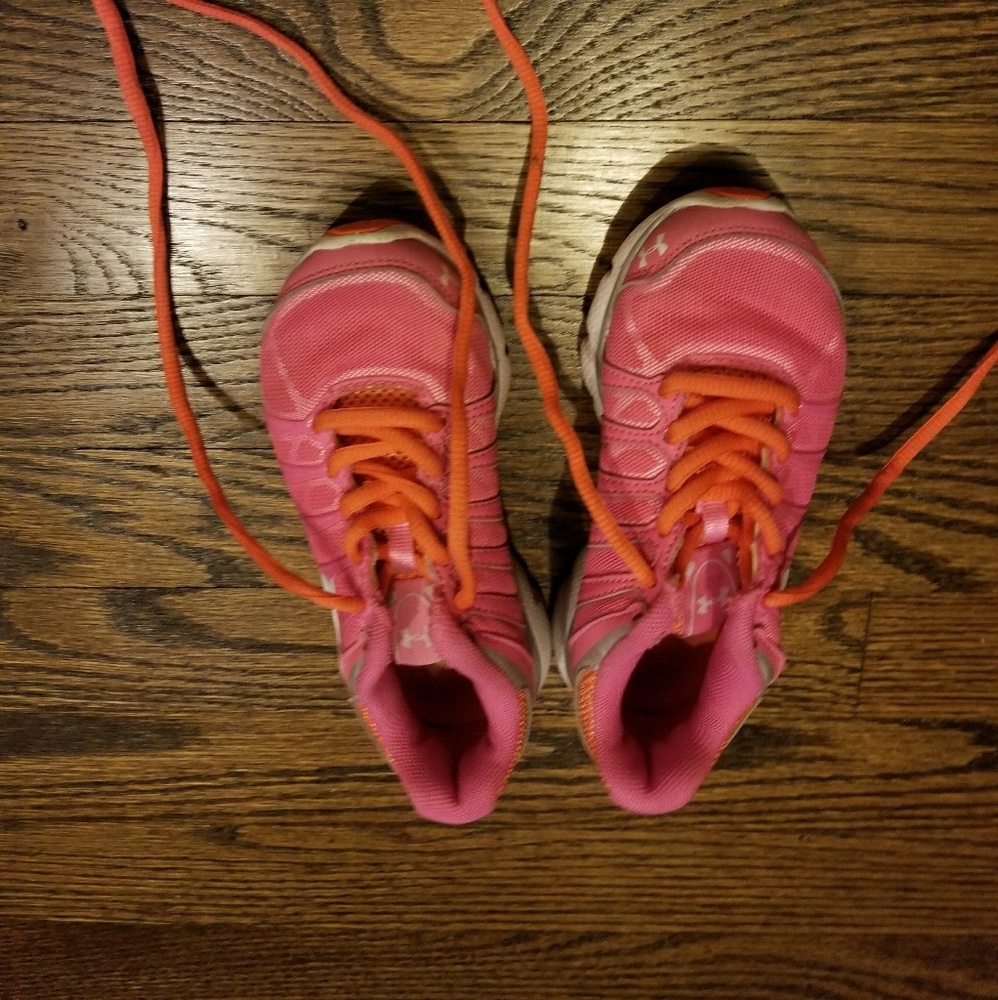 Under armor tennis shoes