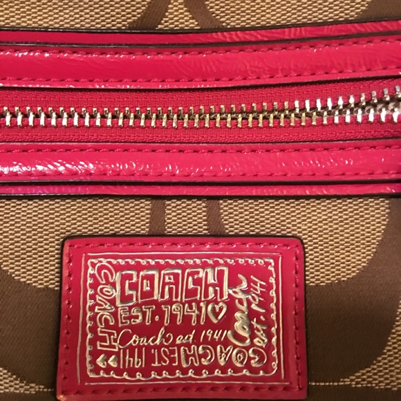 COACH daisy signature fold over crossbody - Picture 3 of 5