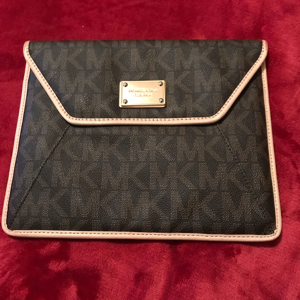 Michael Kors Clutch