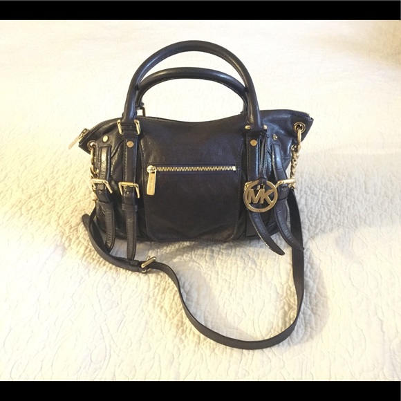 Michael Kors Handbags - Michael Kors Leather Gold Chain Hand Bag