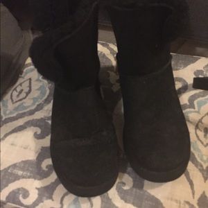Black size 7 uggs