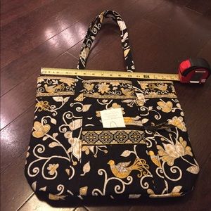 Vera Bradley Tote / new/ zipper closure