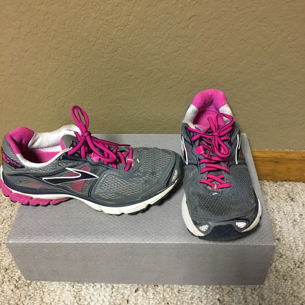 BROOKS Running shoes!!
