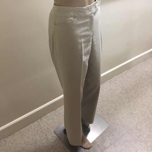 ⤵️PRICE⤵️ Ann Taylor Pants Fully Lined. - Picture 2 of 5