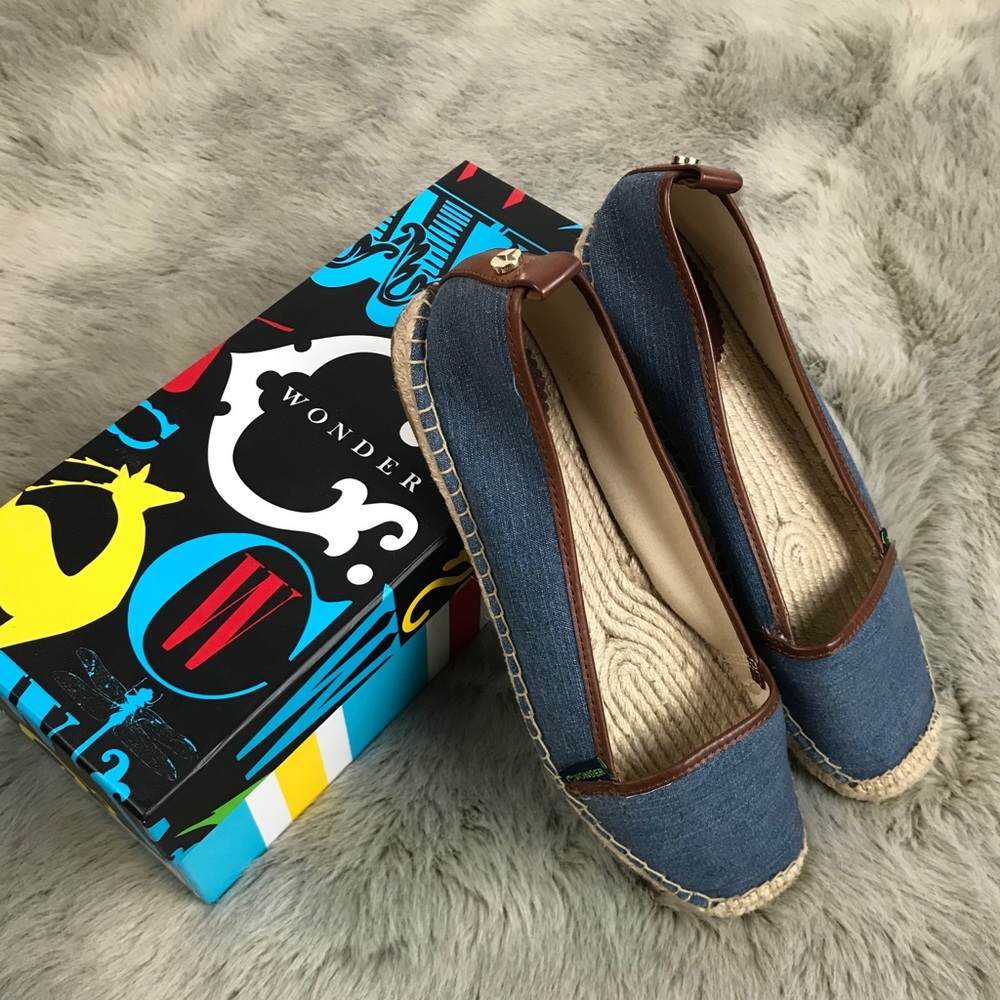 CWonder classic chambray flat size 7.5 pre-owned