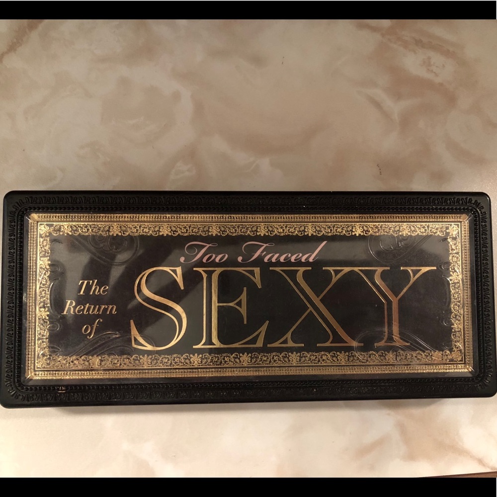 RARE Too Faced The Return of Sexy Palette