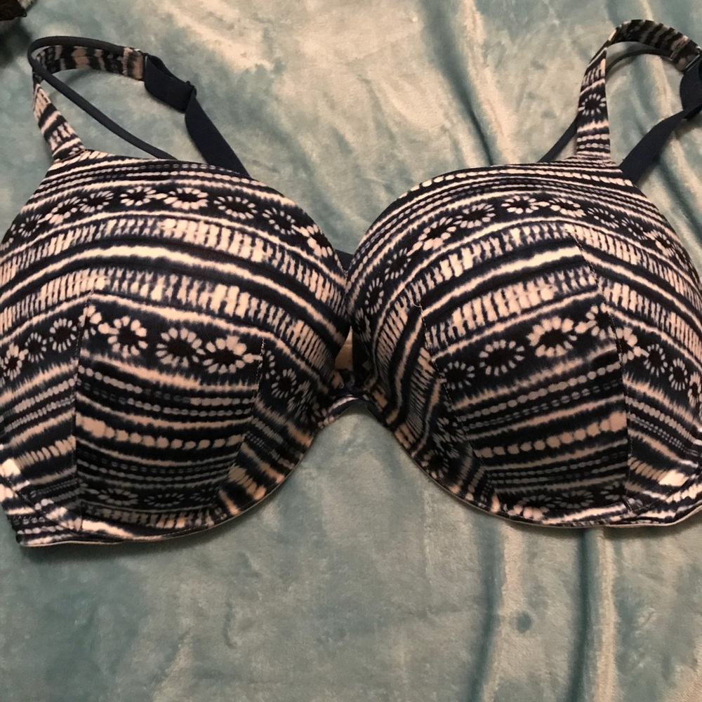 44dd slightly used but great condition cacique bra