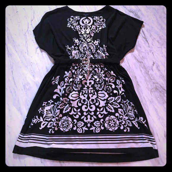 Forever 21 Dresses & Skirts - Black cotton print dress