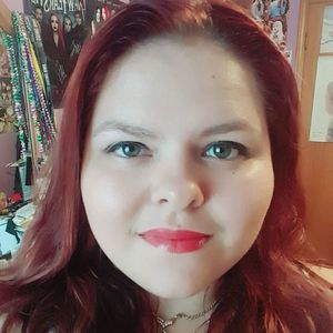 Meet your Posher, Caitlin