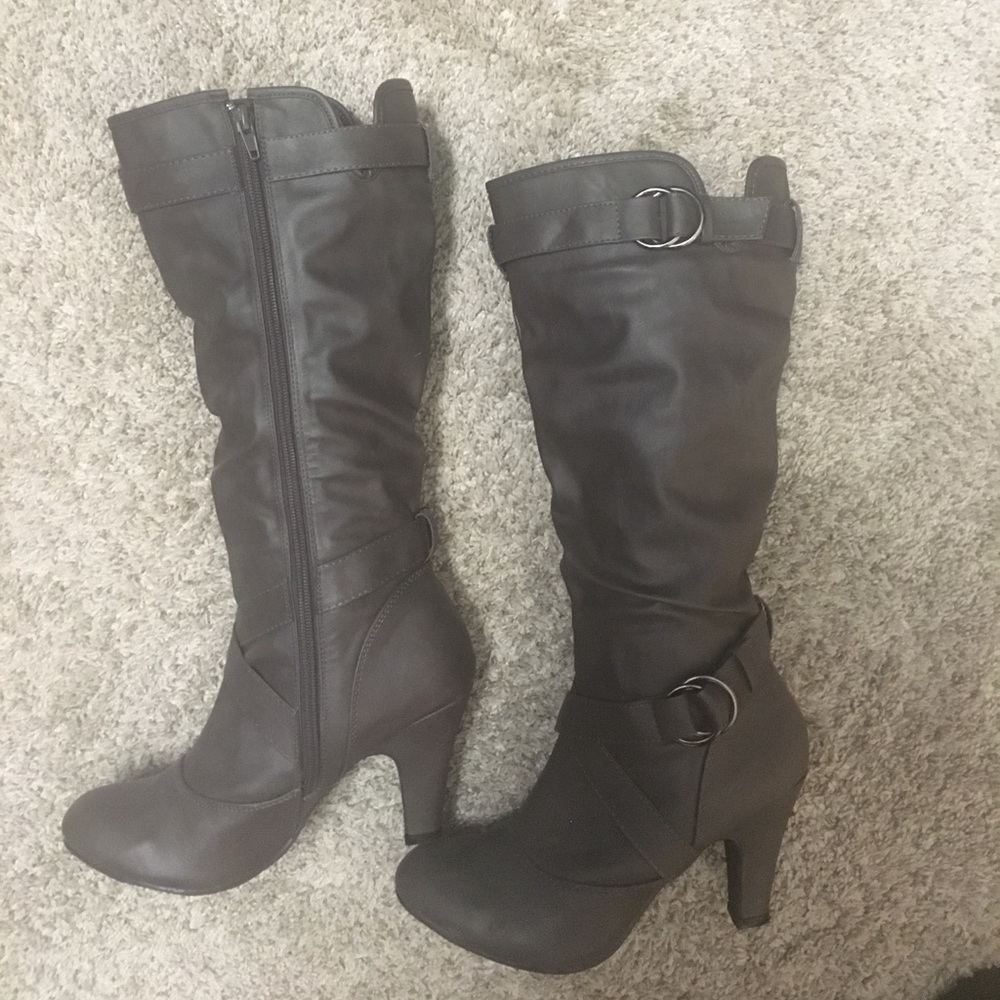 Taupe boots