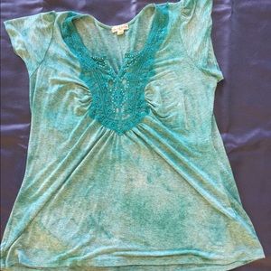 Live and let live 1x Women’s top