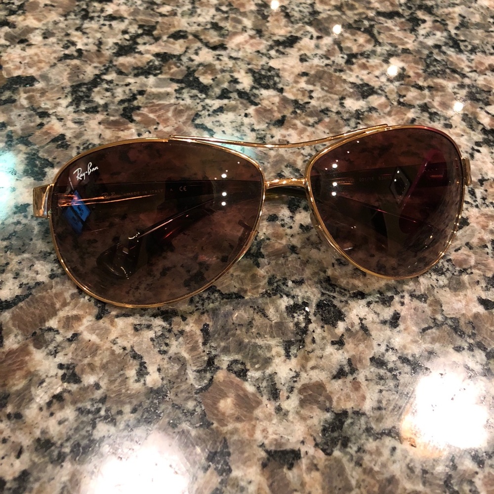 Ray Ban Aviator Sunglasses with tortoise arms