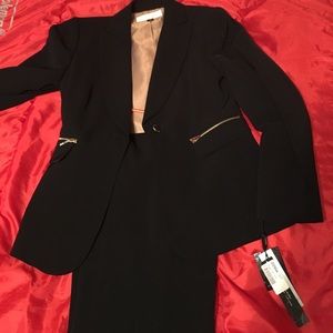 Black women pants suit