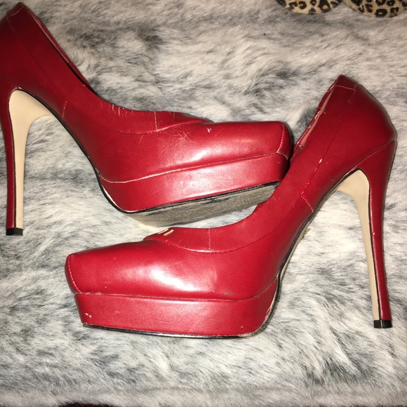 🆑*DONATING SOON*Joey Candy Red Heels w/Gold - Picture 2 of 8
