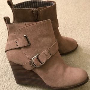 Lucky Brand Yerik Wedge Bootie - Tan, Size 7
