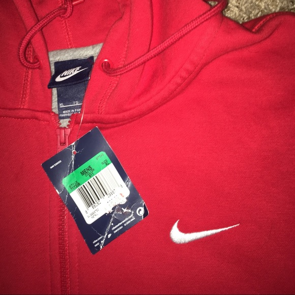 Red Nike Zip-up XL. - Picture 3 of 3