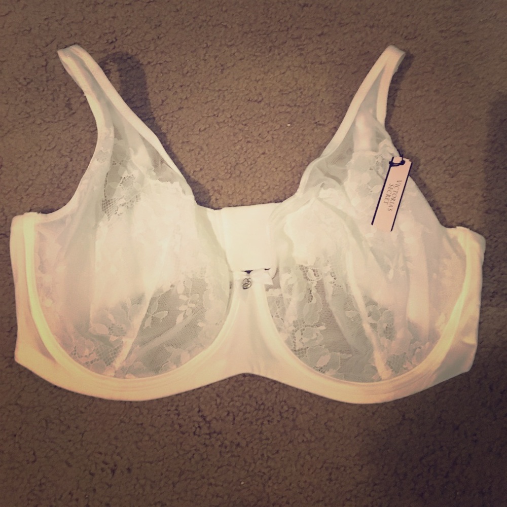 Victoria's Secret Lace Bra NWT