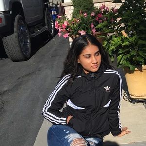 Meet your Posher, Falisha