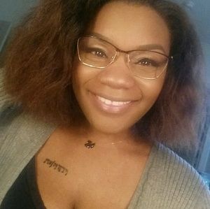 Meet your Posher, Jillian