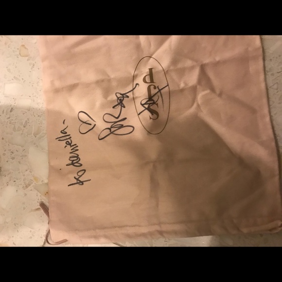 Sarah Jessica Parker Signed SJP shoes Dust bag - Picture 4 of 5
