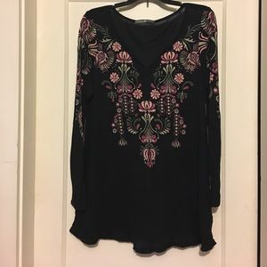 Black long sleeve floral patterned shirt