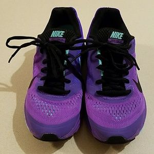 Nike Structure 17 in Purple